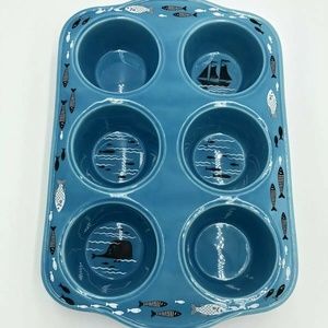 Kitsch n Glam Blue Fish Whale Muffin Bakeware